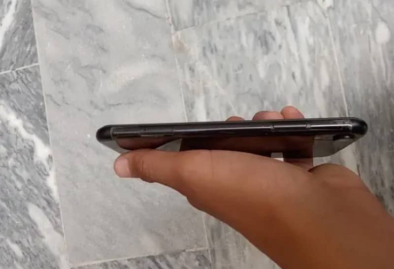 iPhone XR 64gb non PTA factroy unlocked waterpack need cash 3