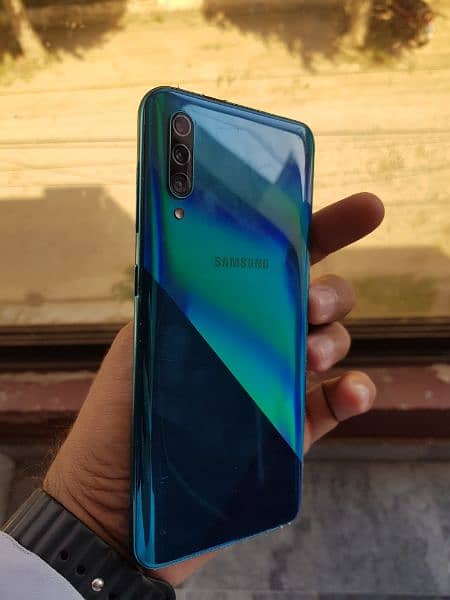 Samsung Galaxy A30s 4