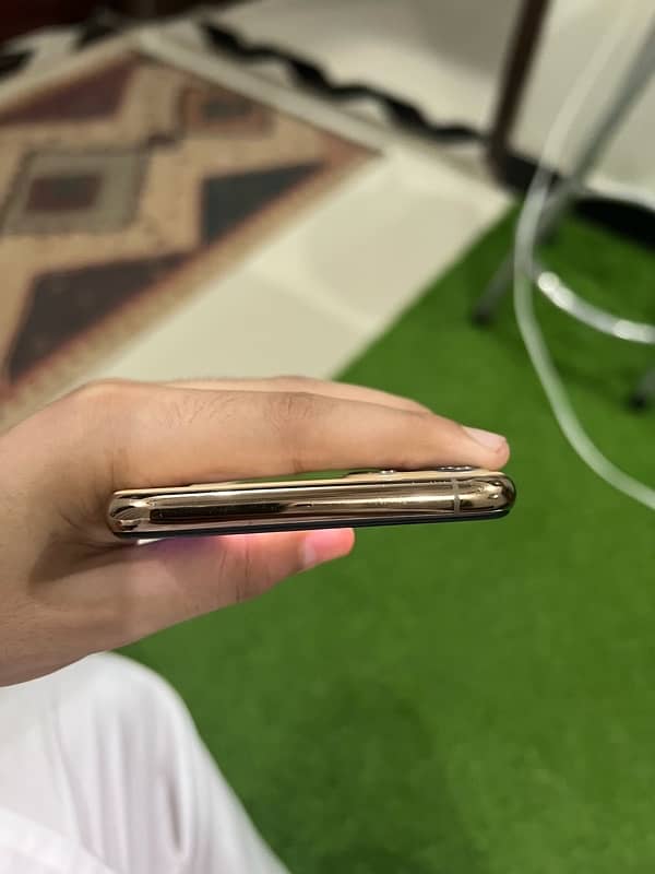 iphone 11 pro max 6