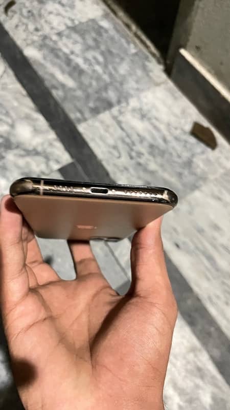 iphone 11 pro max golden 10/9 64gb jv penal battery chane face ok 4