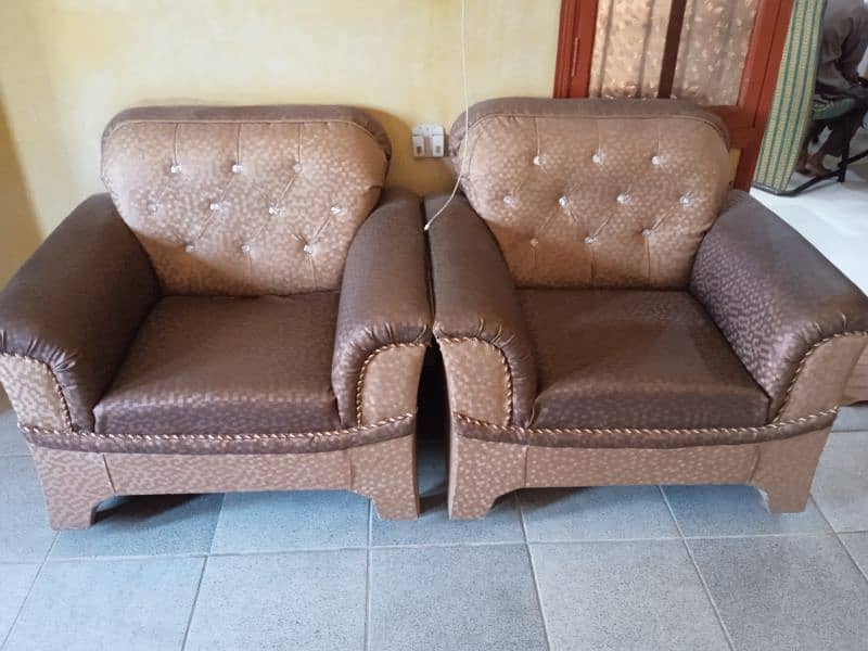 5 seater sofa set for sale in orangi town 1