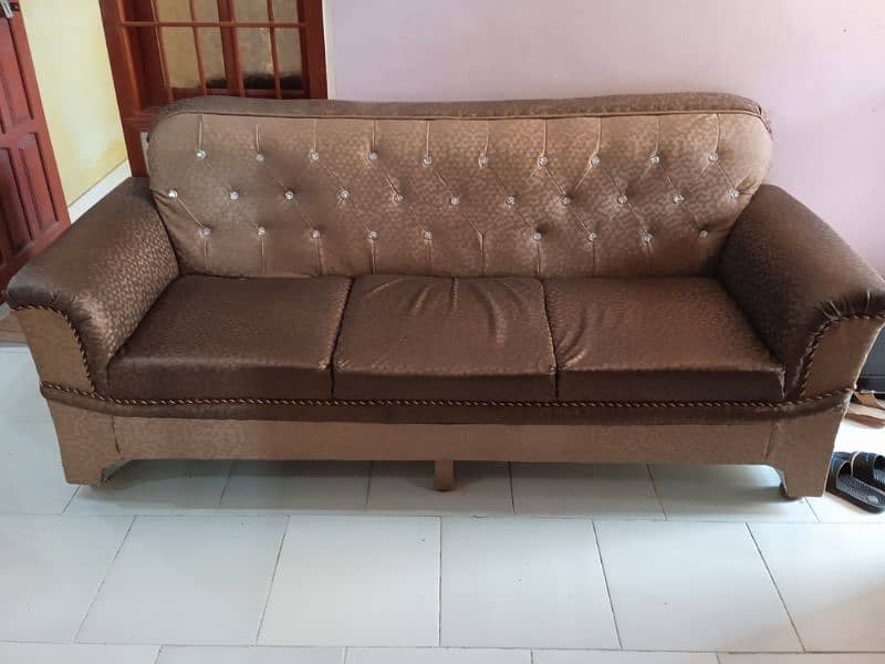 5 seater sofa set for sale in orangi town 2