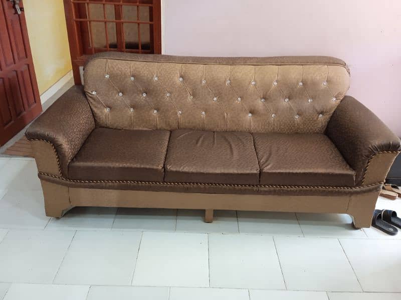 5 seater sofa set for sale in orangi town 3