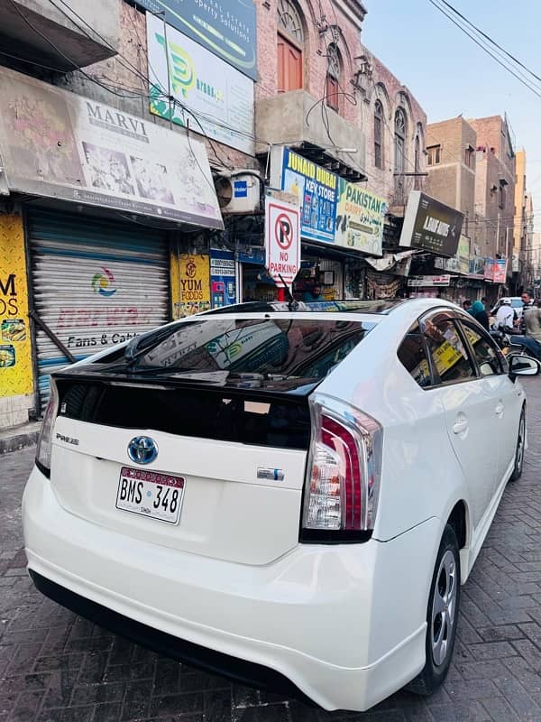 Toyota Prius 2018 3