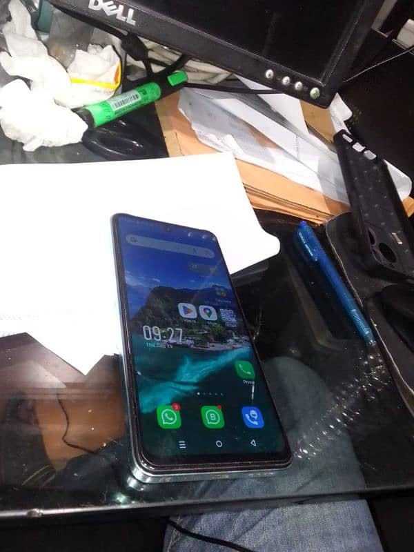 infinix 40i 16gb rem room 128 3