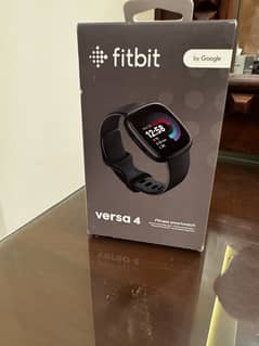 Fitbit Versa 4 Boxed pack 0