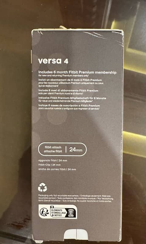 Fitbit Versa 4 Boxed pack 2