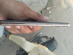 iphone xs condition 10 by 10 non pta exchange posiblw with ipad or mbl 0