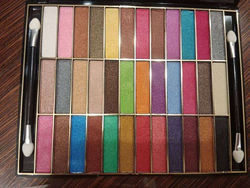 Eyeshadow palette 0