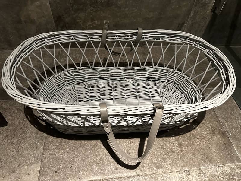 baby Moses basket | bassinet 0