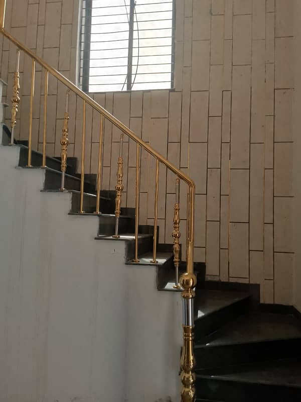 10 marla house for sale in paragon city lahore 3