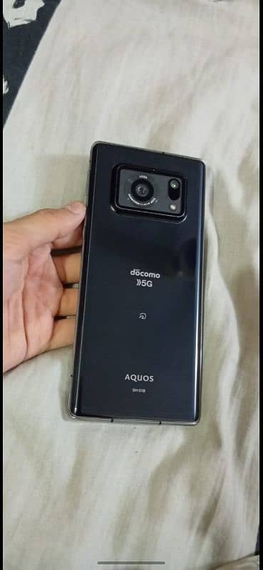 Sharp Aquos R6 3