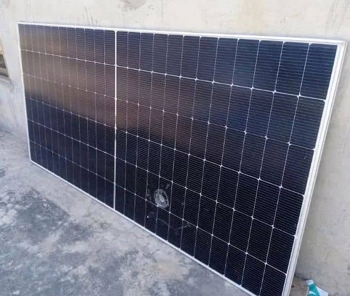 inverex solar panels  560 wats solar panels damaged working condition 0