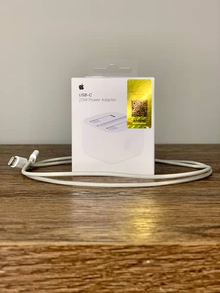 Apple Original 20W Adapter USB-C  &  Apple Original Lightening Cable 2