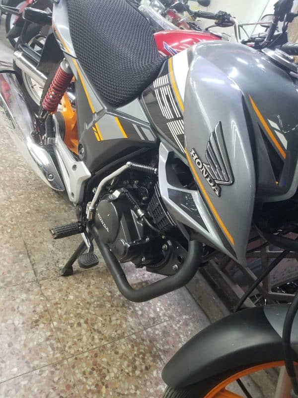 Honda fb 150.2022 modal. original engine . complete Papar. lahore regs 3