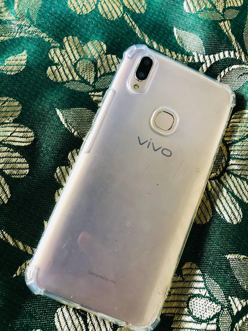 Vivo V9 (4GB RAM, 64GB Storage) 1