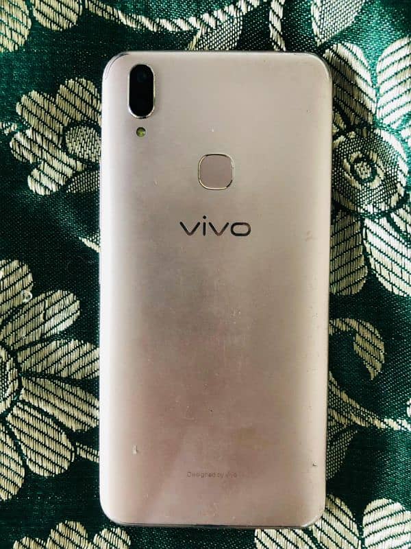 Vivo V9 (4GB RAM, 64GB Storage) 4