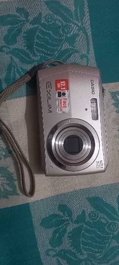 Casio Exilim z-16 Digital camera for sale 0