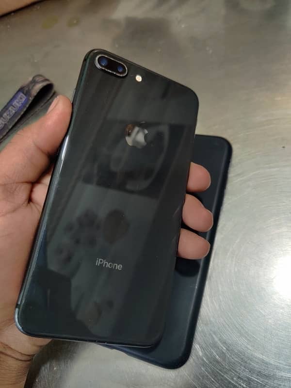 iPhone 8plus 64gb non pta health 76 03122270051 6