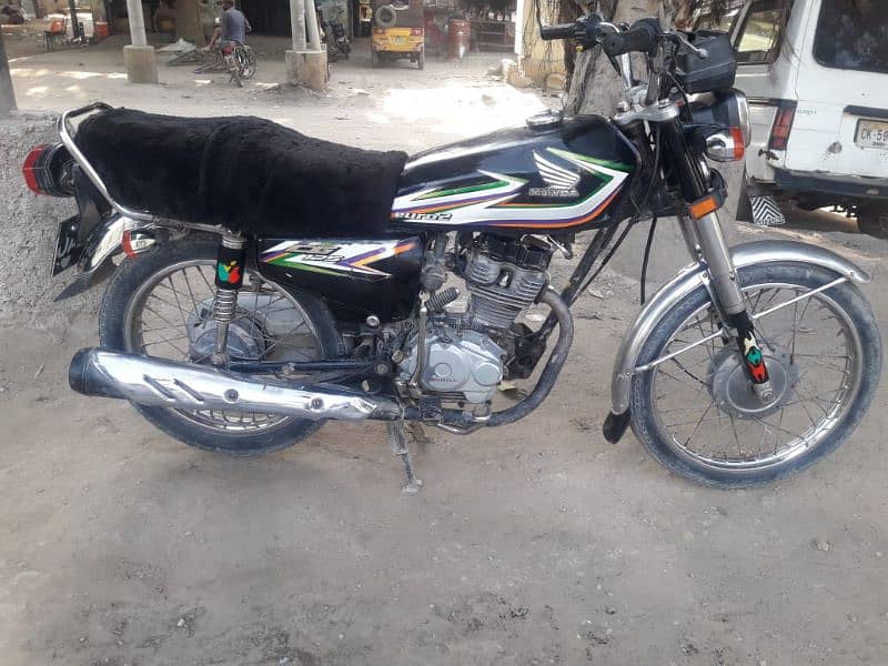 Honda 125 dadu nmbr enjen me awaz hy . PRICE FAINAL HY. 3