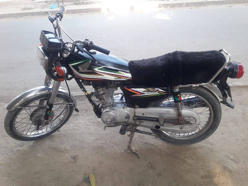 Honda 125 dadu nmbr enjen me awaz hy . PRICE FAINAL HY. 5