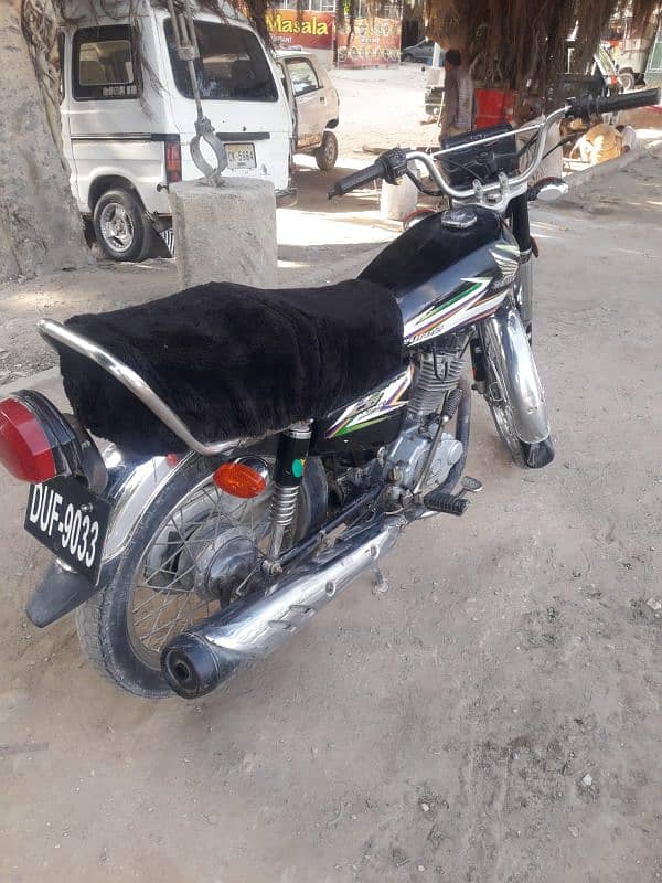 Honda 125 dadu nmbr enjen me awaz hy . PRICE FAINAL HY. 17