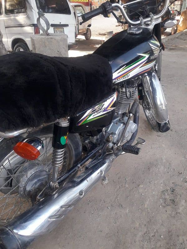 Honda 125 dadu nmbr enjen me awaz hy . PRICE FAINAL HY. 18