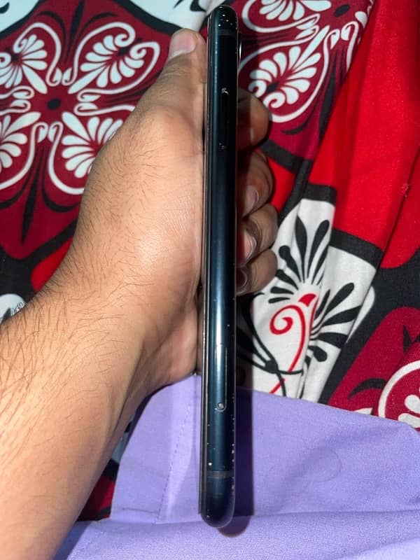 Iphone xr non pta 128gb (factory unlocke) 2