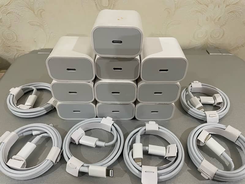 Apple 20W charger 0