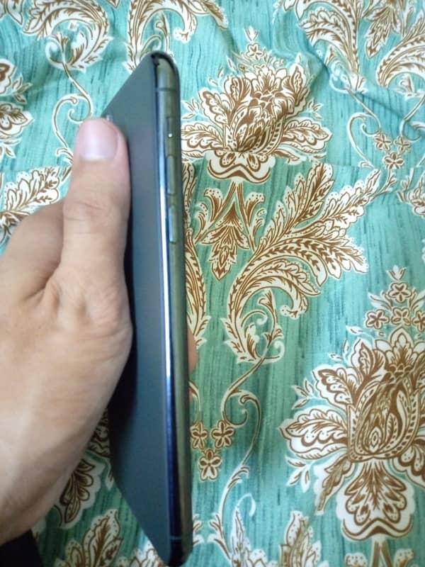 I phone 11 Pro Max  (256 GB Non PTA) 2