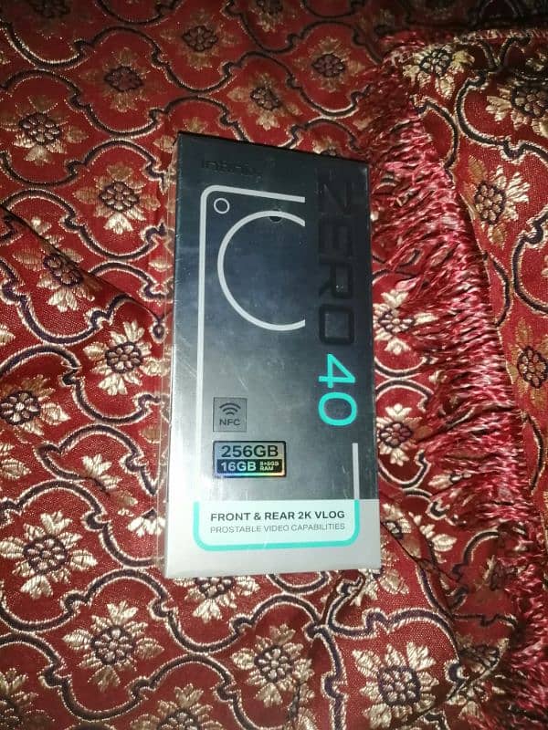 infinix zero 40 8/8 256gb box pak blosam glow color 3