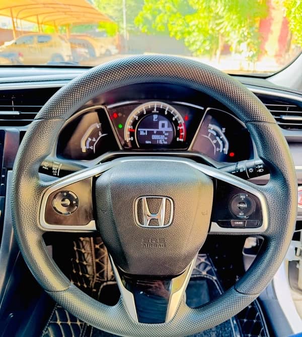 Honda Civic Oriel 2018 9