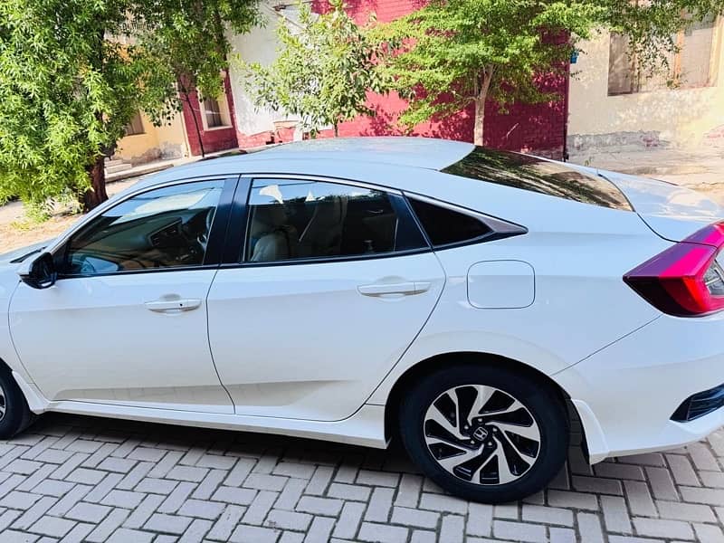 Honda Civic Oriel 2018 17