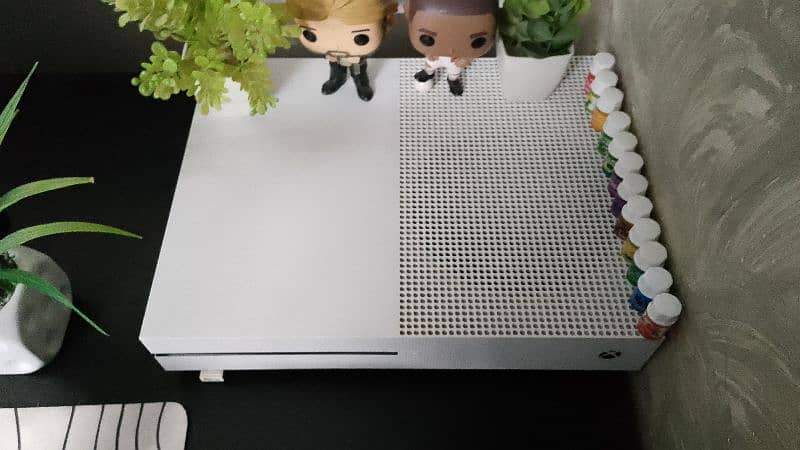 XBOX ONE S (urgent sale) 2