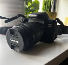 DSLR camera canon 700D