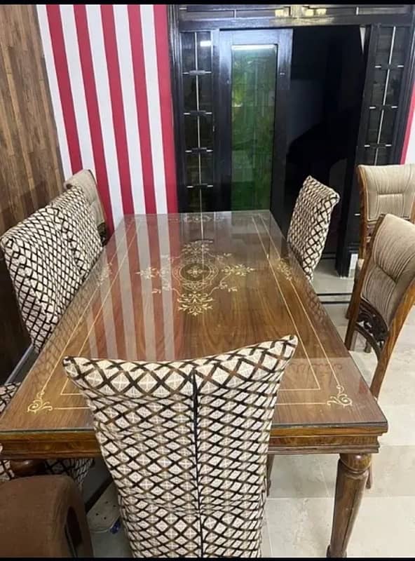 dining table for sale in krachi ( in good condition ) just call no msg 2