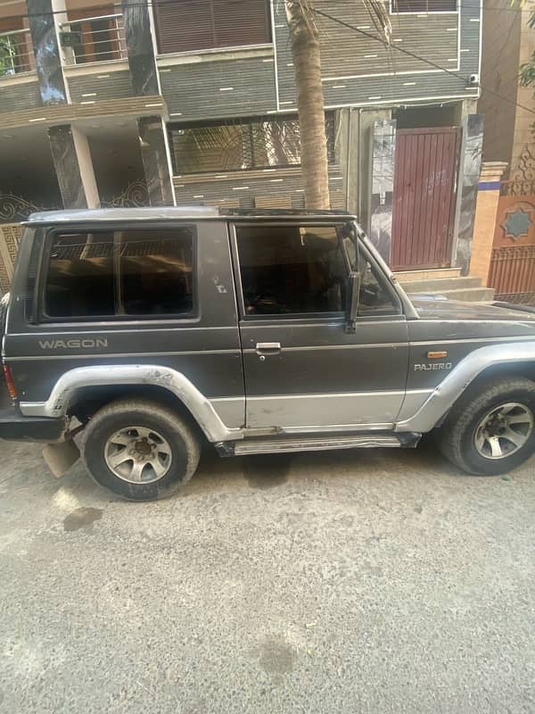 Mitsubishi Pajero 1987 3