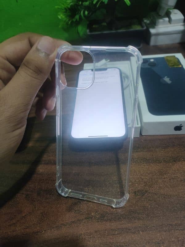 Iphone 13 with complete box 9