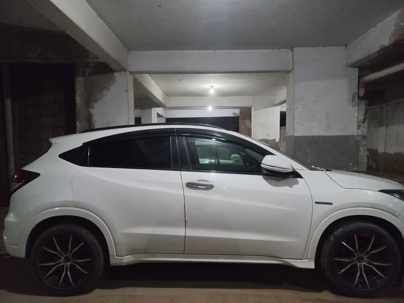 Honda Vezel 2015 Z Package Top of the line variant 2