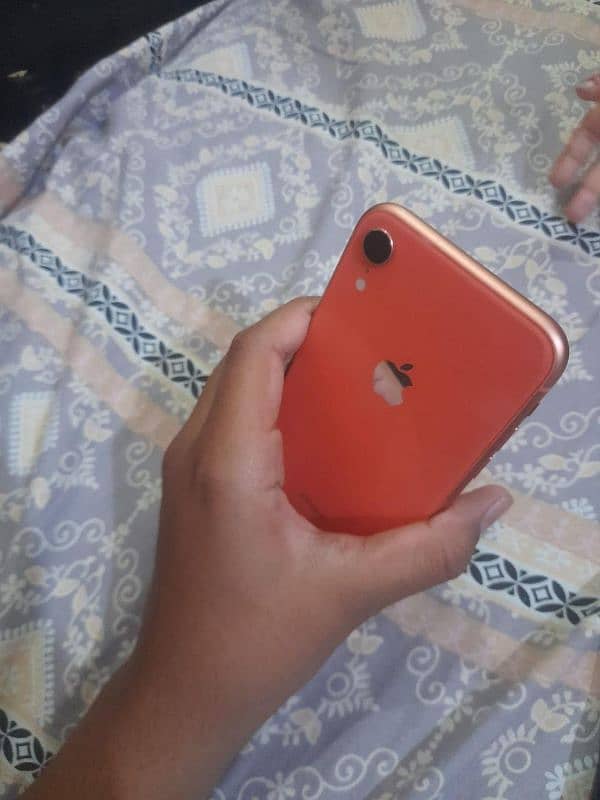 iphone xr 4