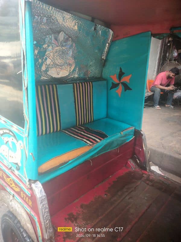 rakhsha 6 seater for sel ND rend in lalukhet plz add details parhe 8