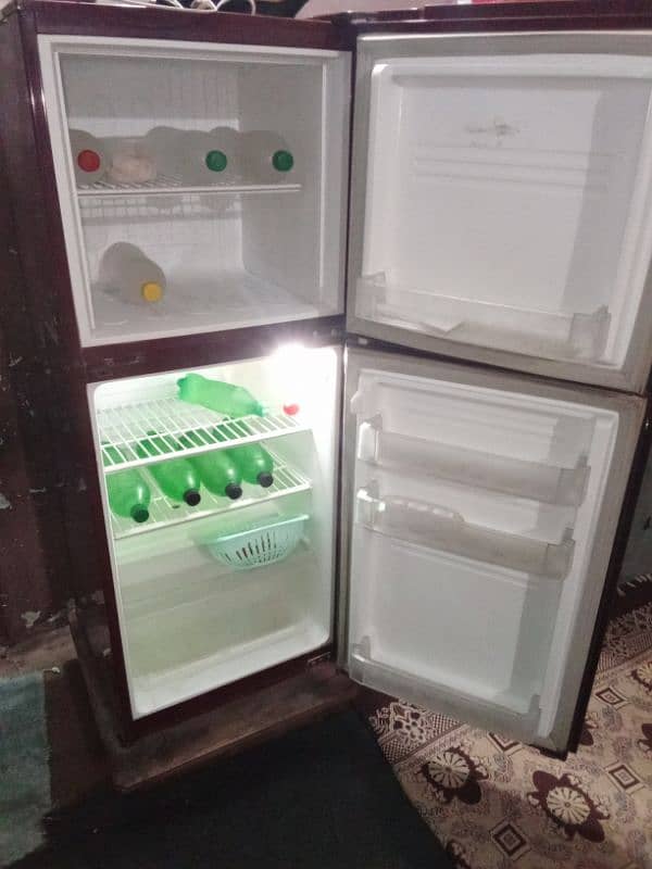 pel refrigerator good condition 0