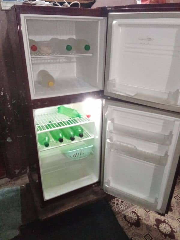 pel refrigerator good condition 1