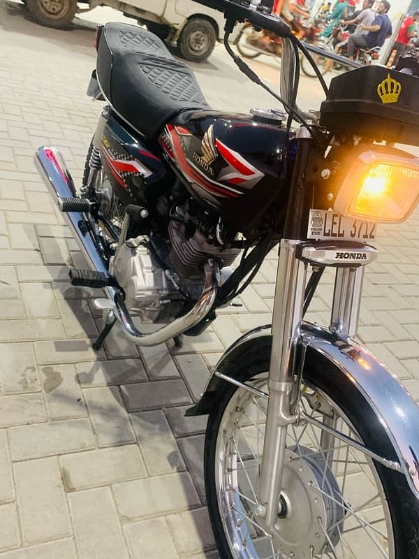 Honda 125 in lush condition 1