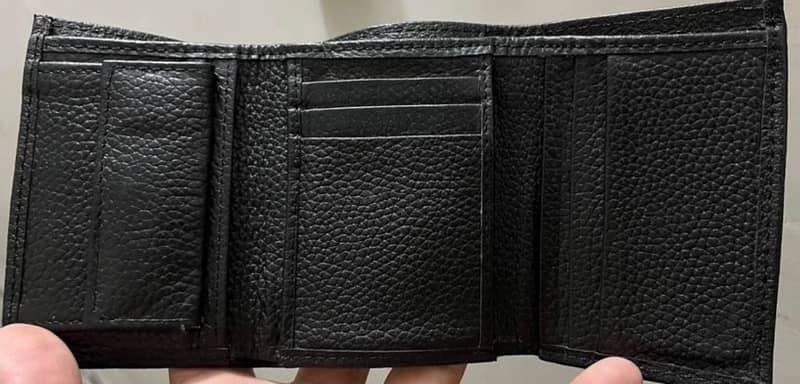 Trifold leather wallet 4