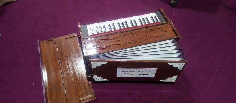 Harmonium for sale. 1