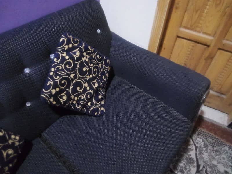 5 seater sofa for sale jis ne Lena wo rabta kre shukria 4