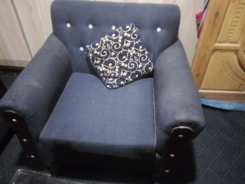 5 seater sofa for sale jis ne Lena wo rabta kre shukria 8