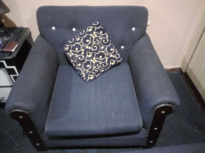 5 seater sofa for sale jis ne Lena wo rabta kre shukria 9