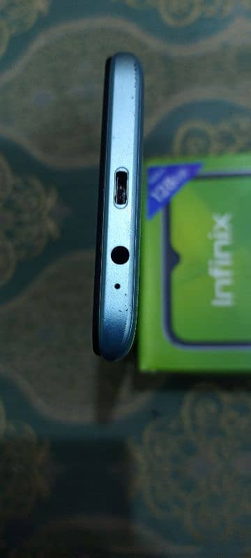 Infinix hot 10i 6/128 6